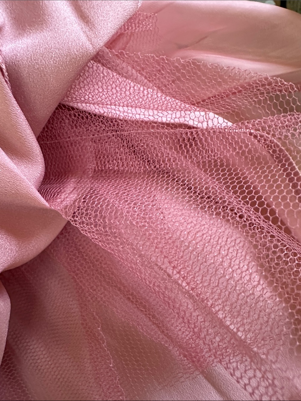 Francesca’s Mi ami Pink Satin Pin Tuck Tiered Spaghetti-Strap Dress size L - Picture 13 of 13